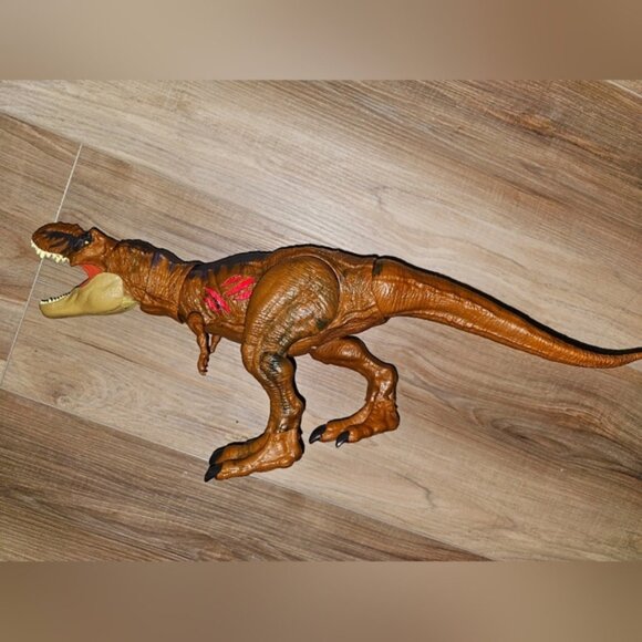 Jurassic World Camp Extreme Damage Tyrannosaurus Rex Dinosaur Toy T-Rex Figure - Picture 2 of 2